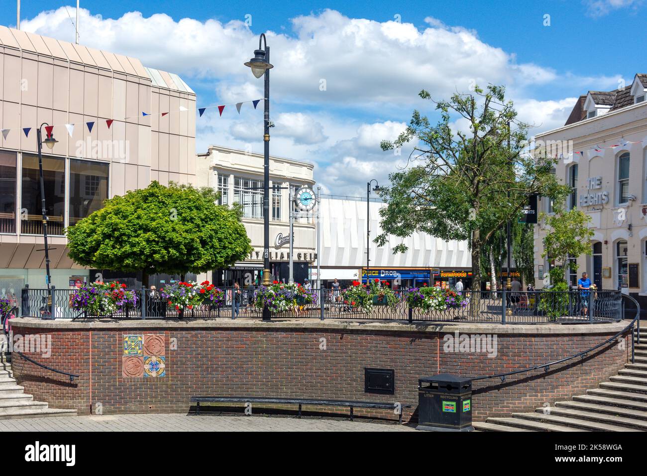 Market Hill, George Street, Luton, Bedfordshire, Inghilterra, Regno Unito Foto Stock
