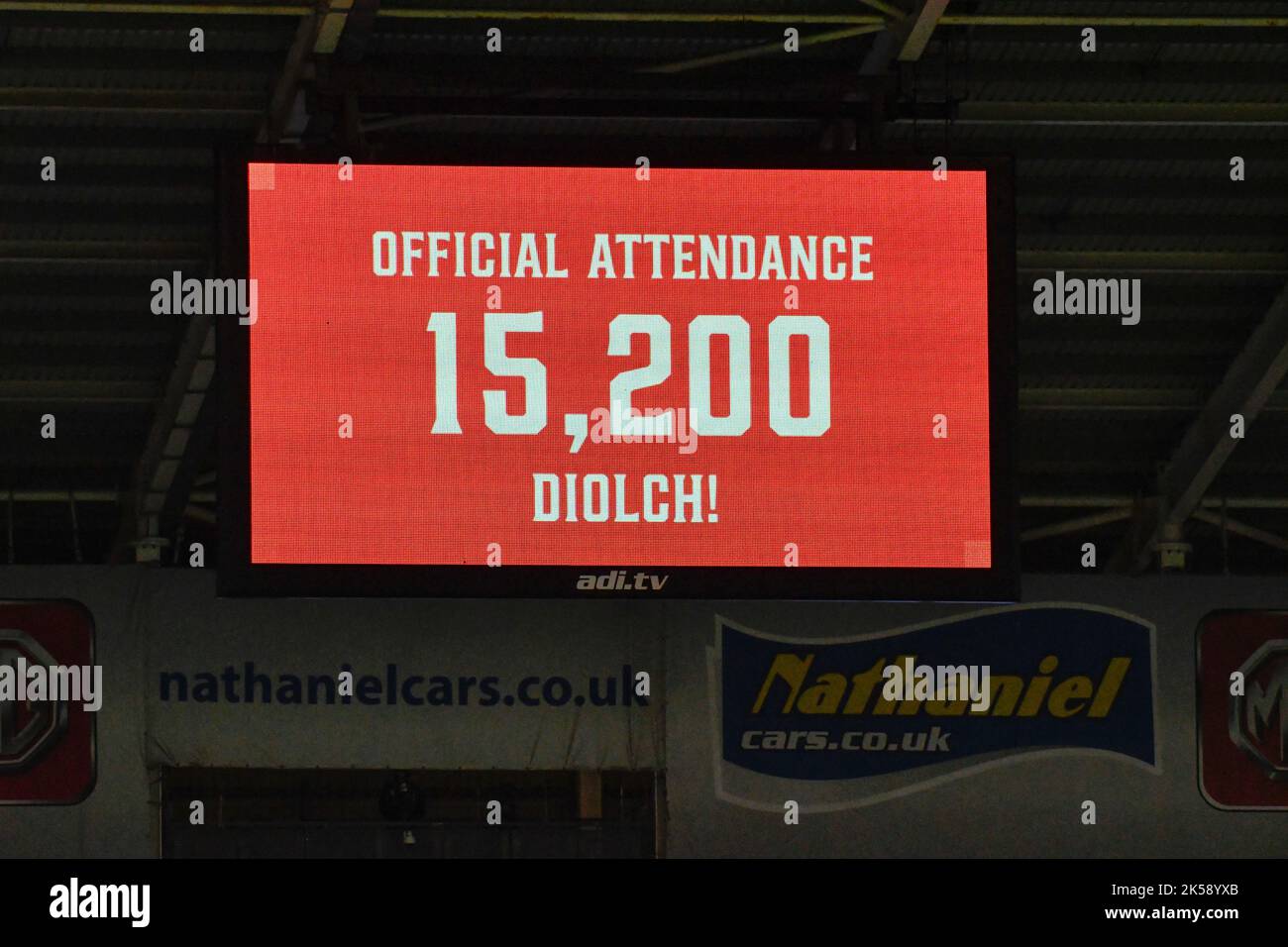 Cardiff, Galles. 6 ottobre 2022. Un nuovo record di partecipazione a una partita femminile del Galles per la partita di Play-off della Coppa del mondo FIFA femminile tra Galles e Bosnia-Erzegovina al Cardiff City Stadium di Cardiff, Galles, Regno Unito, il 6 ottobre 2022. Credit: Duncan Thomas/Majestic Media. Foto Stock