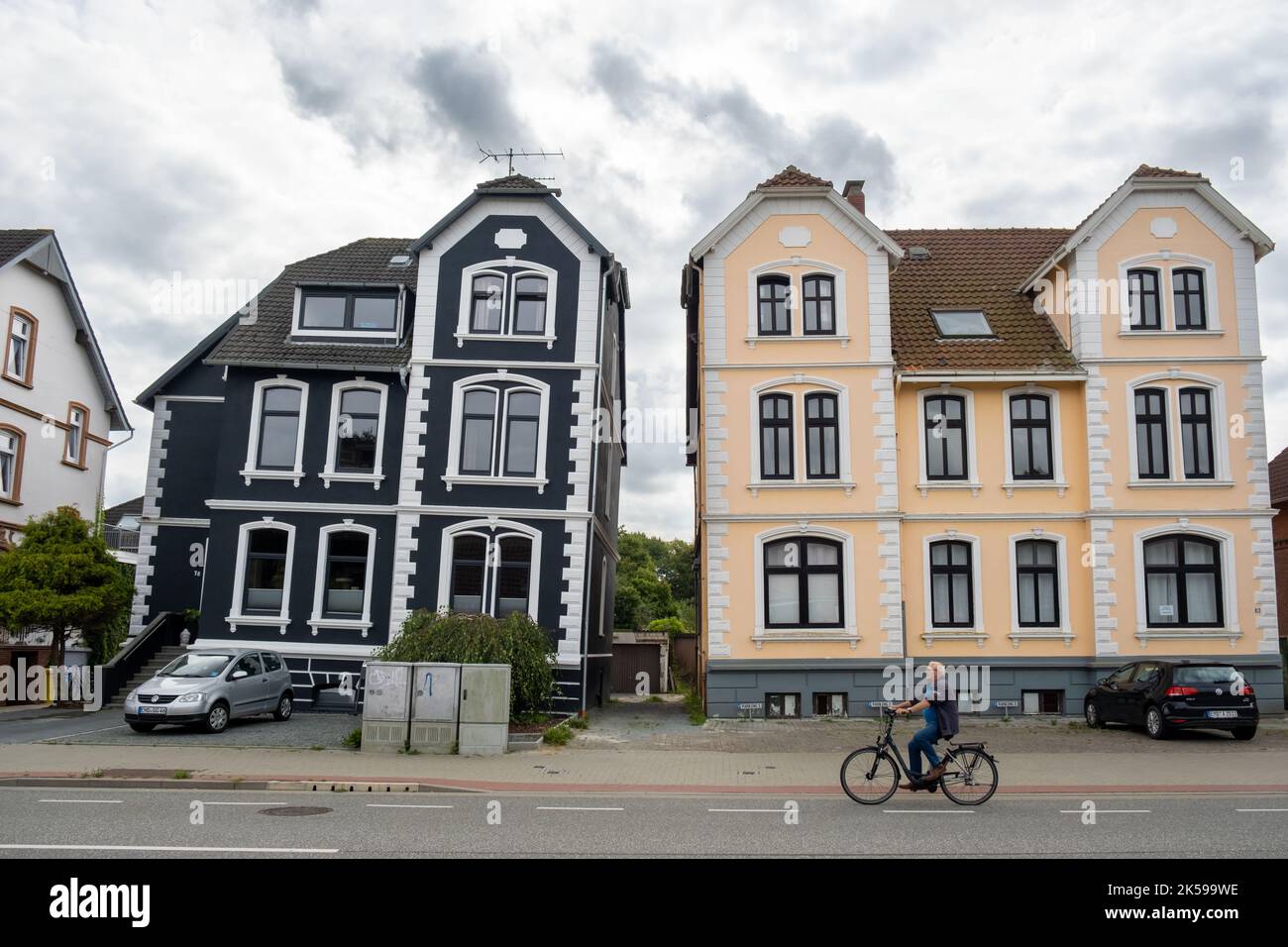 29.08.2022, Germania, bassa Sassonia, Emden due vecchi edifici
