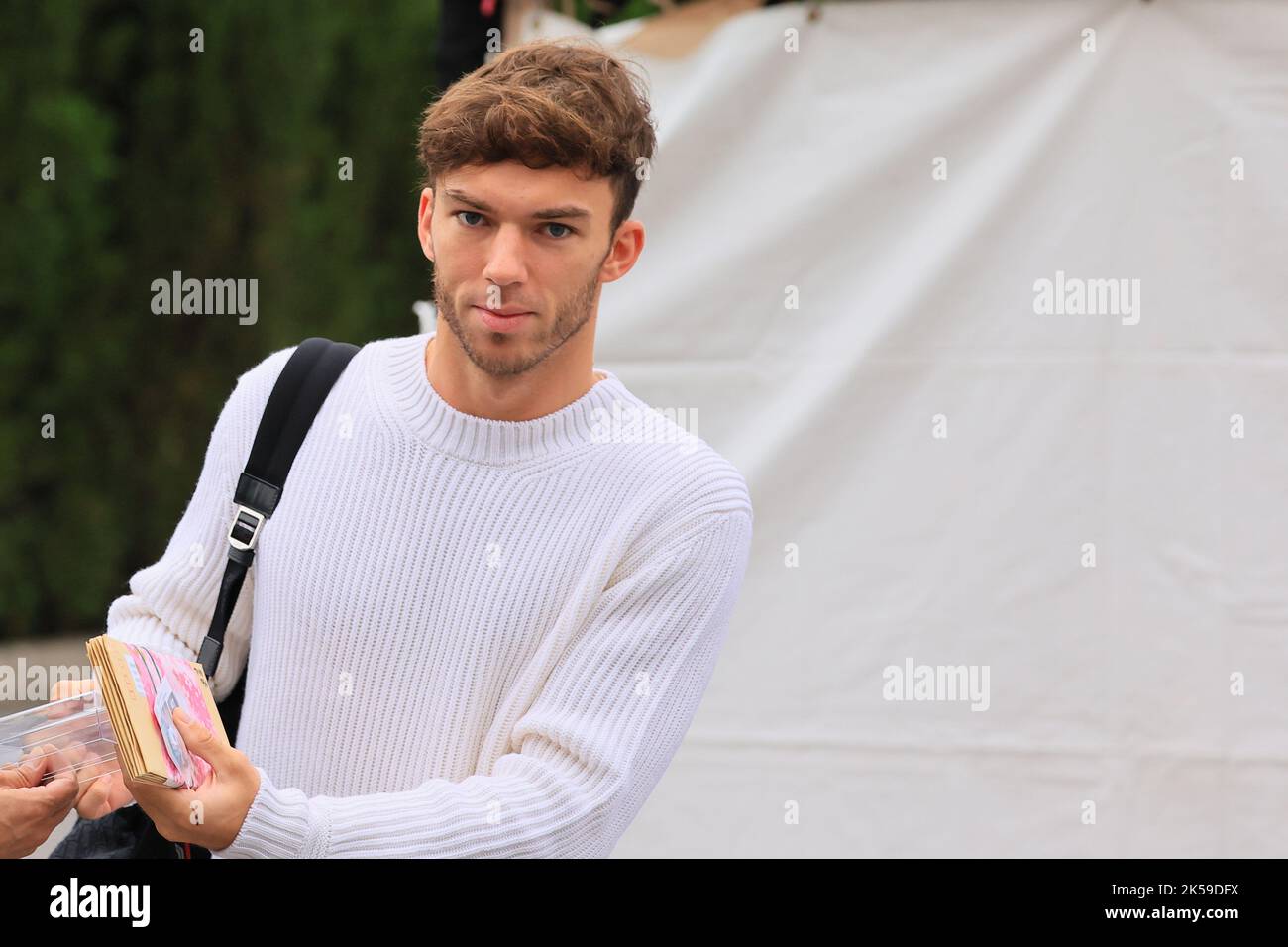 Circuito di Suzuka, Suzuka, Giappone, 6th 2022 ottobre; Gran Premio FIA di Formula 1 giapponese: Giornata degli arrivi: Scuderia AlphaTauri, Pierre Gasly Foto Stock