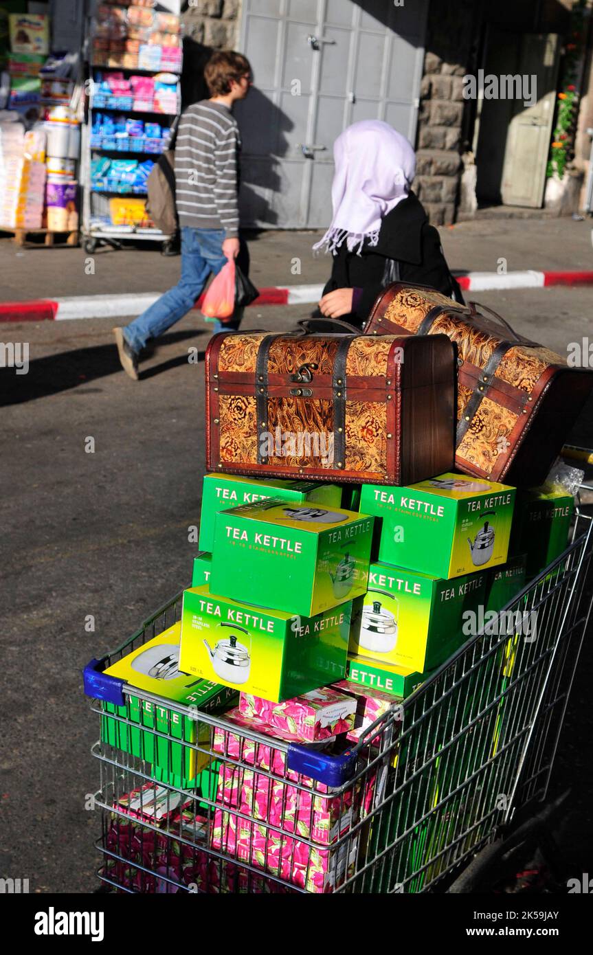 I vivaci mercati di Gerusalemme Est. Foto Stock