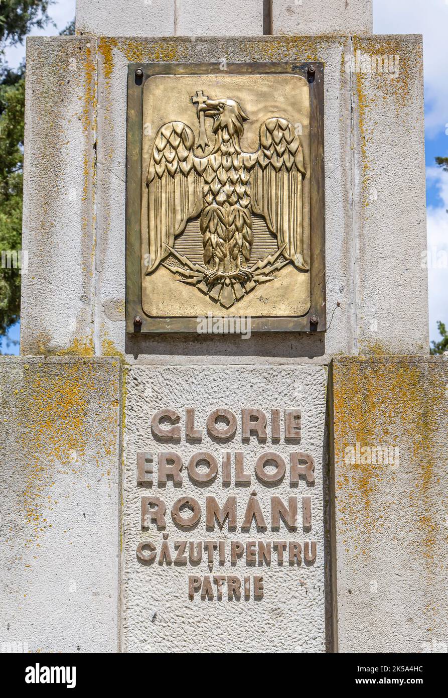OARBA DE MURES, MURES, ROMANIA – 30 MAGGIO 2021: Monumento agli eroi rumeni della seconda guerra mondiale il 30 maggio 2021 a Oarba de Mures, Transilvania Foto Stock