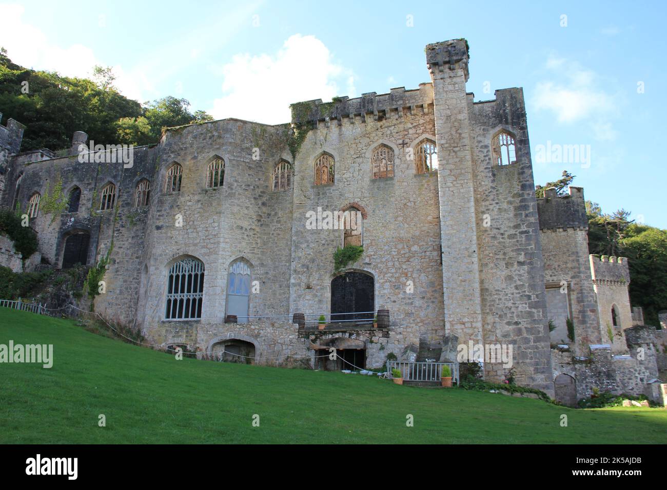 Castello di Gwrych in Galles Foto Stock