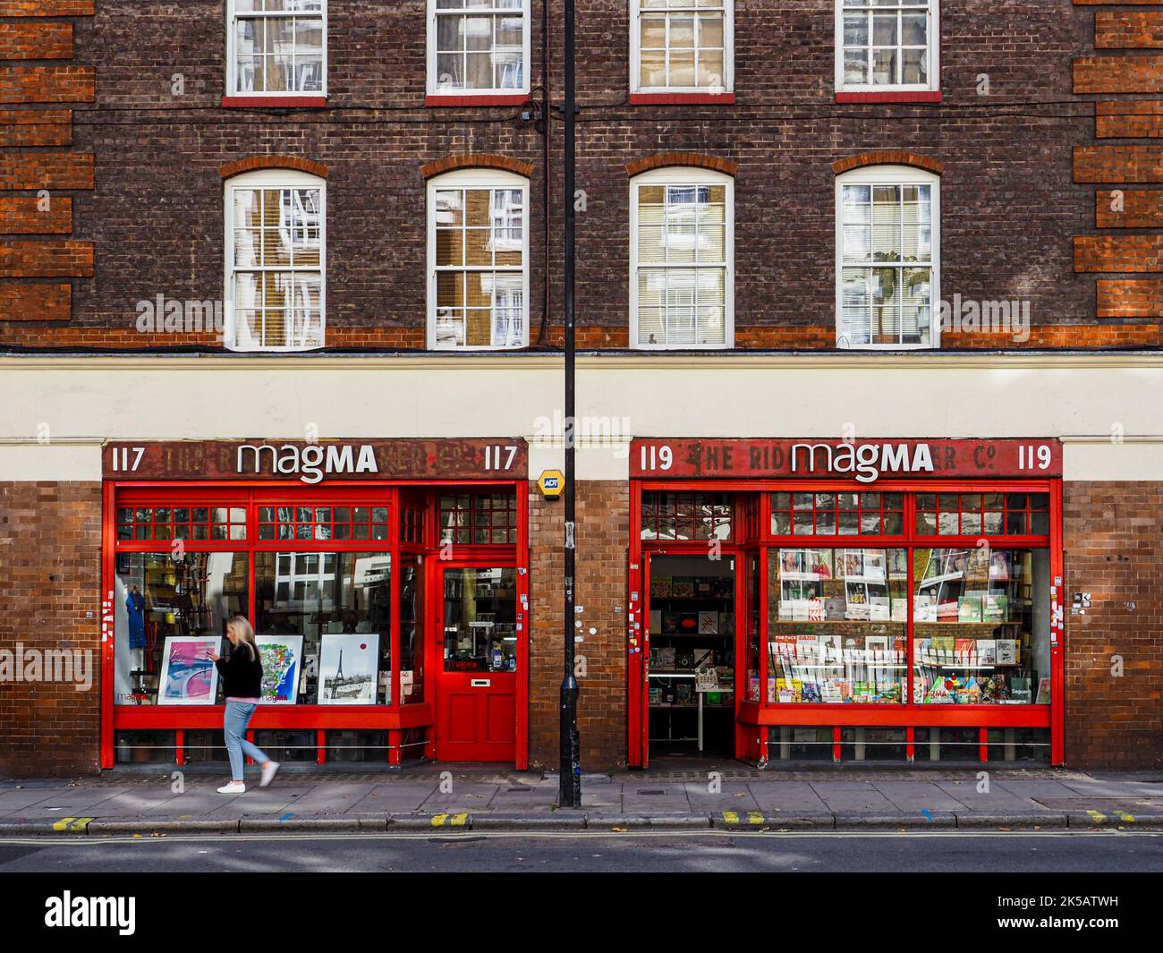 Magma Shop Clerkenwell Road London - Magma è una piccola catena di negozi di libri e articoli da regalo di design e grafica fondata nel 2000. Foto Stock