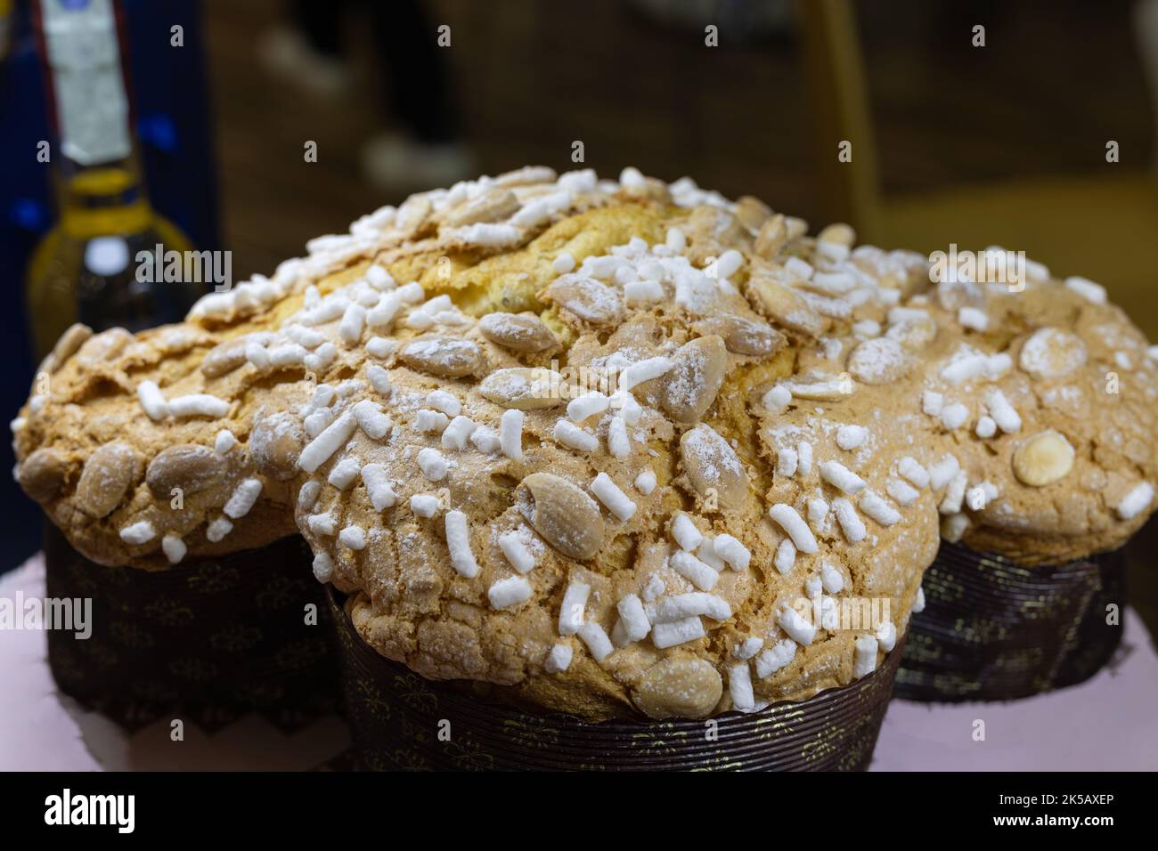 Colomba tipica torta italiana della Santa Pasqua. Foto Stock