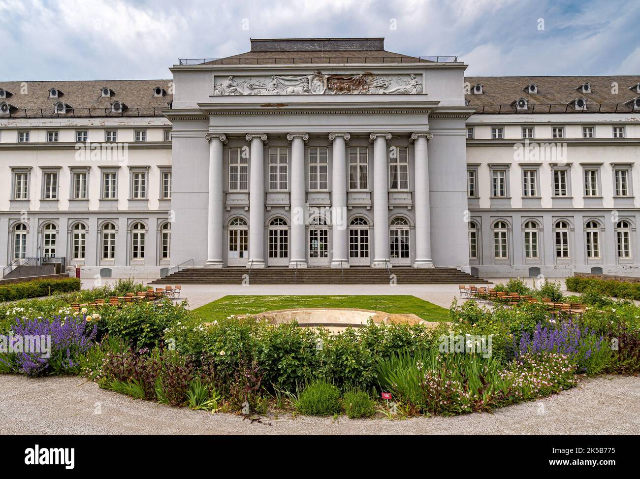 Coblenza, Renania-Palatinato, Germania - 20 maggio 2022: Palazzo elettorale, Coblenza. Palazzo elettorale (in tedesco: Kurfürstliches Schloss) a Coblenza Foto Stock