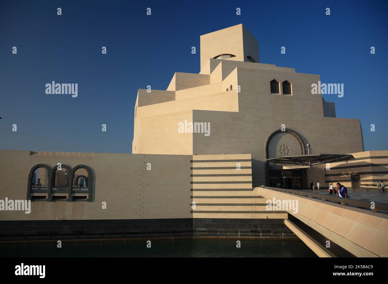 Museo für islamische Kunst, gilt als bedeutenstes Museo für islamische Kunst in Arabien, Wahrzeichen der Stadt Doha, Qatar, Katar Foto Stock