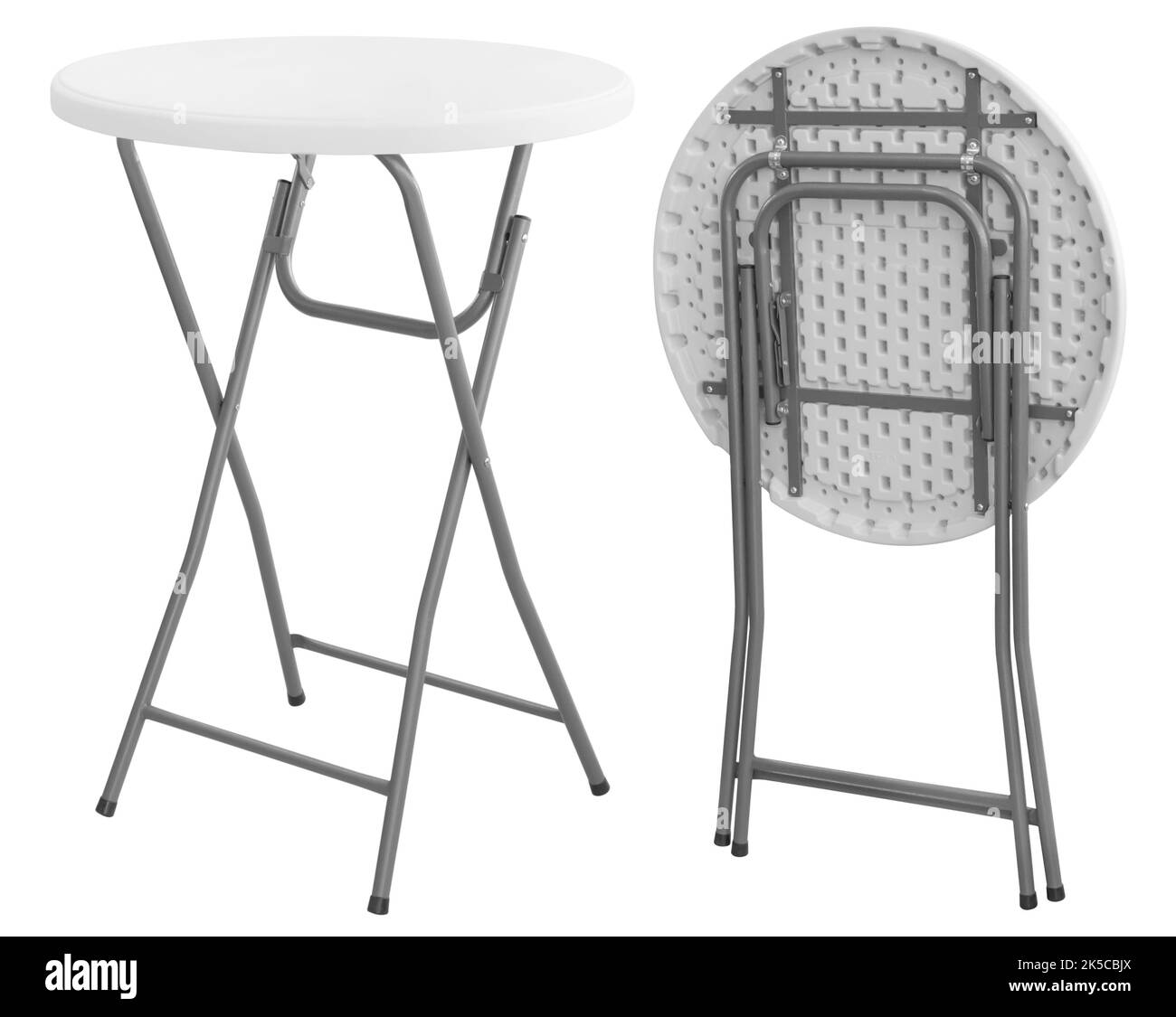 Tavolo pieghevole con piano in plastica e gambe in metallo. Isolato dallo sfondo. Elemento interno Foto Stock