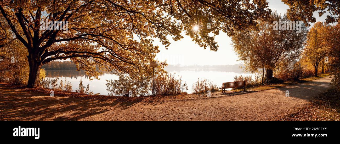 Autunno al lago Maschsee di Hannover, bassa Sassonia, Germania Foto Stock