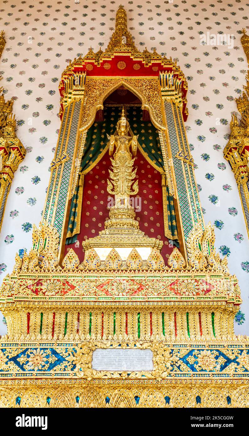Buddha di Niramitr, Ubosot, Sala delle ordinazioni, Wat Arun, Tempio dell'Alba, Bangkok, Thailandia, Asia Foto Stock