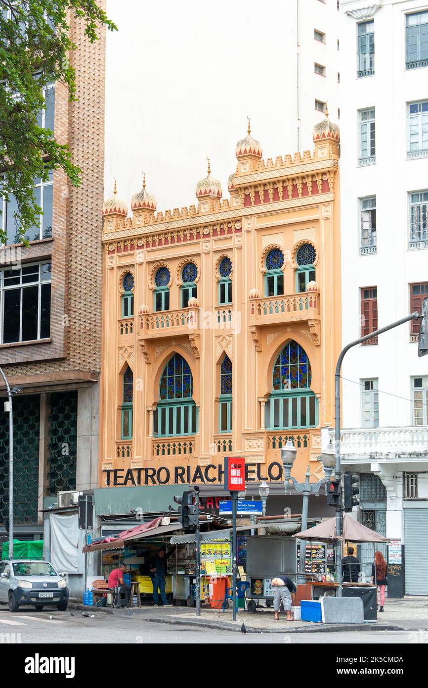 Teatro Riachuelo nel centro di Rio de Janeiro, Brasile - 11 settembre 2022: Dettagli dell'edificio del Teatro Riachuelo nel centro di Rio de Janeiro. Foto Stock