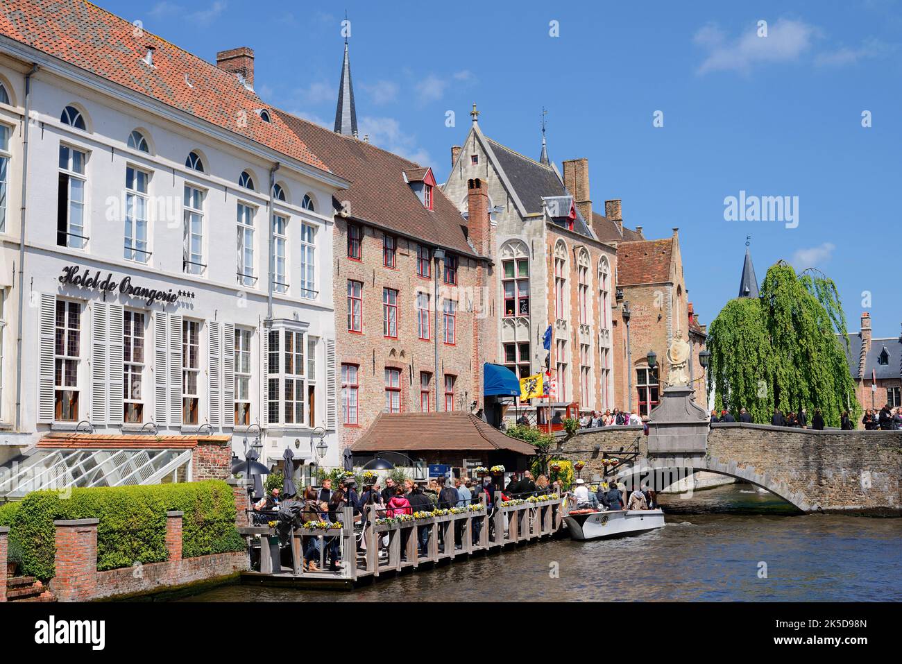 Ristorante e ponte Nepomuk, Dijver, Bruges, Fiandre Occidentali, Fiandre, Belgio Foto Stock
