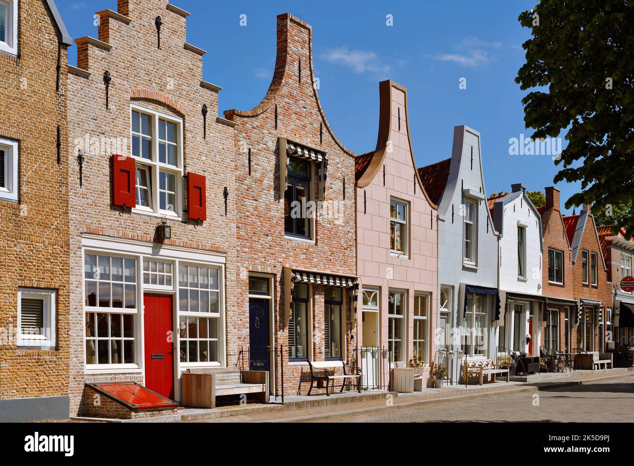 Case a schiera, Zierikzee, Schouwen-Duiveland, Zeeland, Paesi Bassi Foto Stock