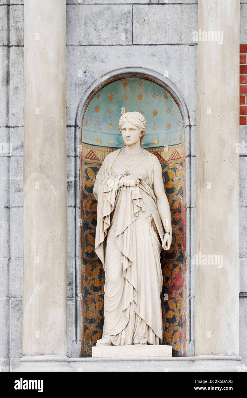 Rijksmuseum, statua sulla facciata, Museumplein, Amsterdam, Olanda del Nord, Paesi Bassi Foto Stock