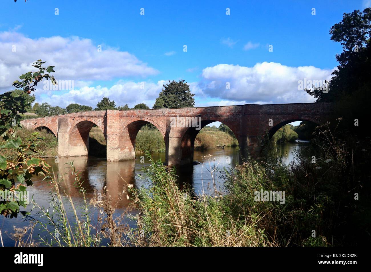 Ponte di Bredwardine che attraversa il fiume Wye. Foto Stock