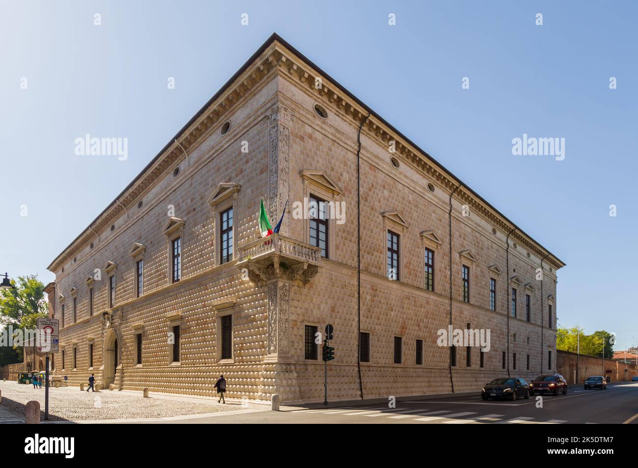 Ferrara (2nd ottobre 2022) - il famoso Palazzo dei diamanti costruito in epoca rinascimentale Foto Stock