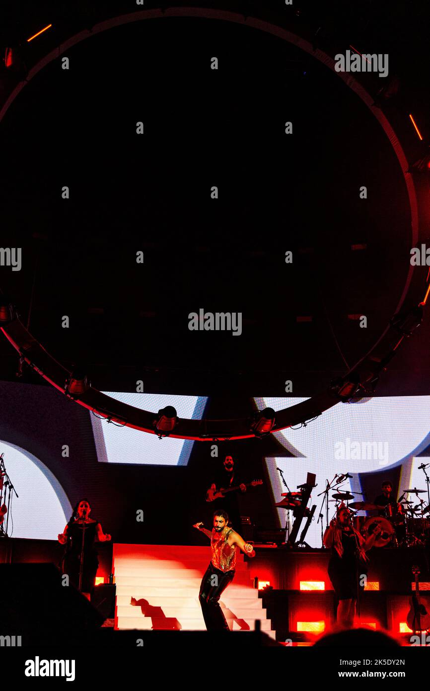 Marco Mengoni ha suonato sul palco al Mediolanum Forum di Milano per il suo Mengoni Live 2022 Foto Stock