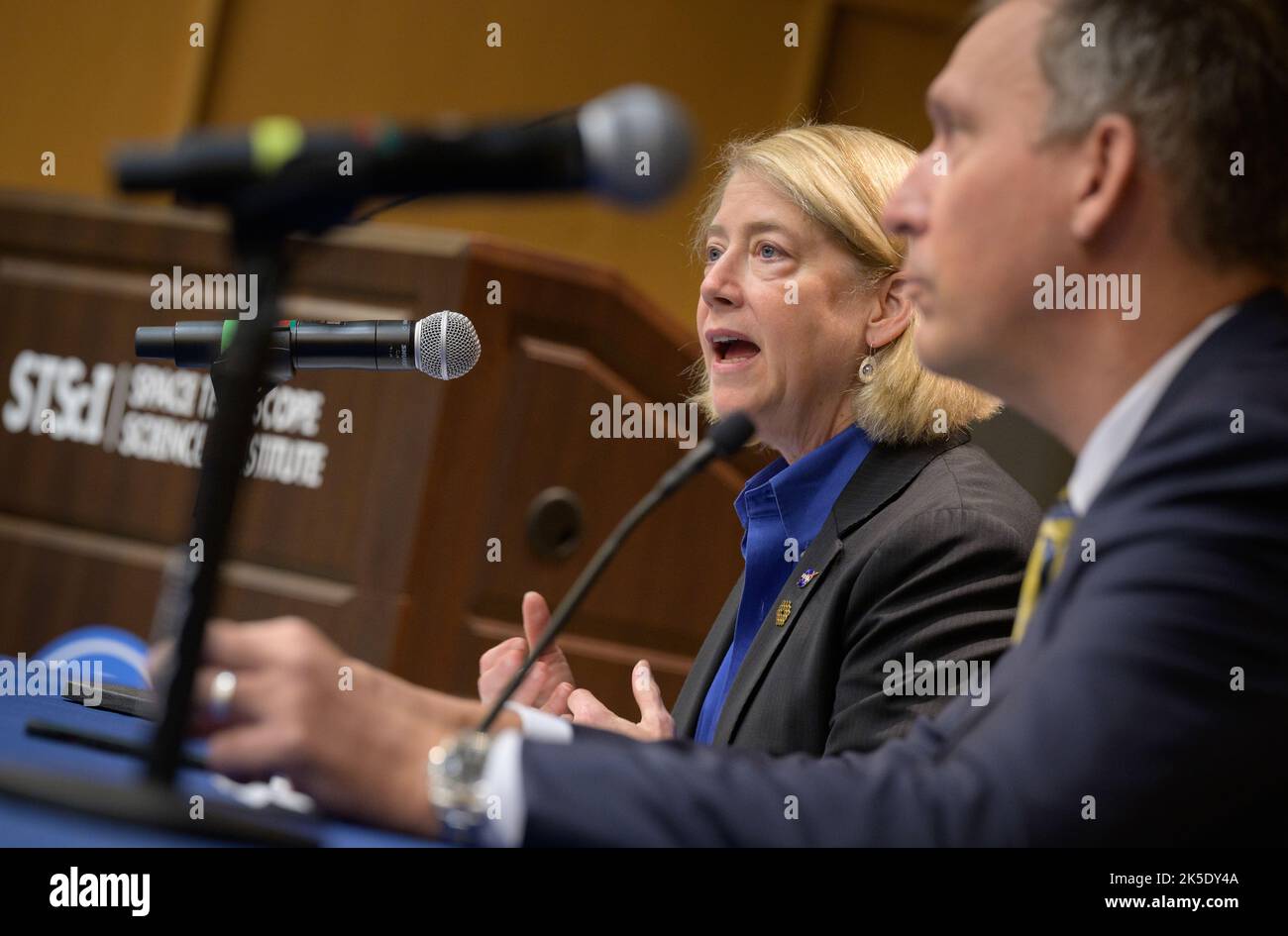 PAM Melroy ha fornito un aggiornamento sulla preparazione del James Webb Space Telescope per la sua missione scientifica e le attività scientifiche pianificate per il suo primo anno di attività. Foto Stock