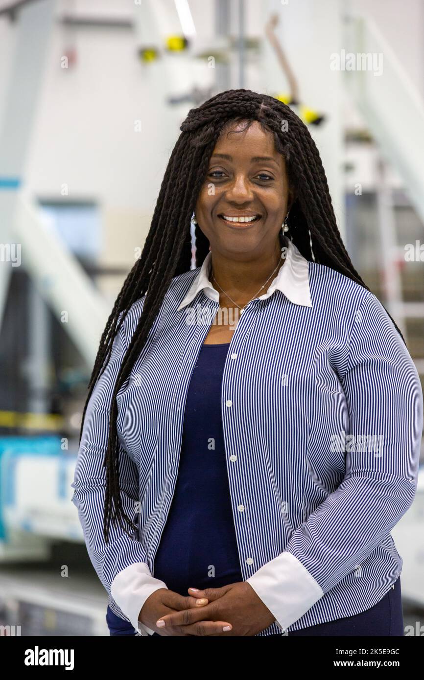 Barbara L. Brown, direttrice di Exploration Research and Technology Programs presso il Kennedy Space Center della NASA, guida l'elaborazione, l'assemblaggio, l'integrazione e il collaudo dei carichi utili e degli esperimenti per la stazione spaziale Internazionale, e dirige la ricerca e lo sviluppo per le operazioni senza equipaggio sulla Luna e su Marte. Foto Stock