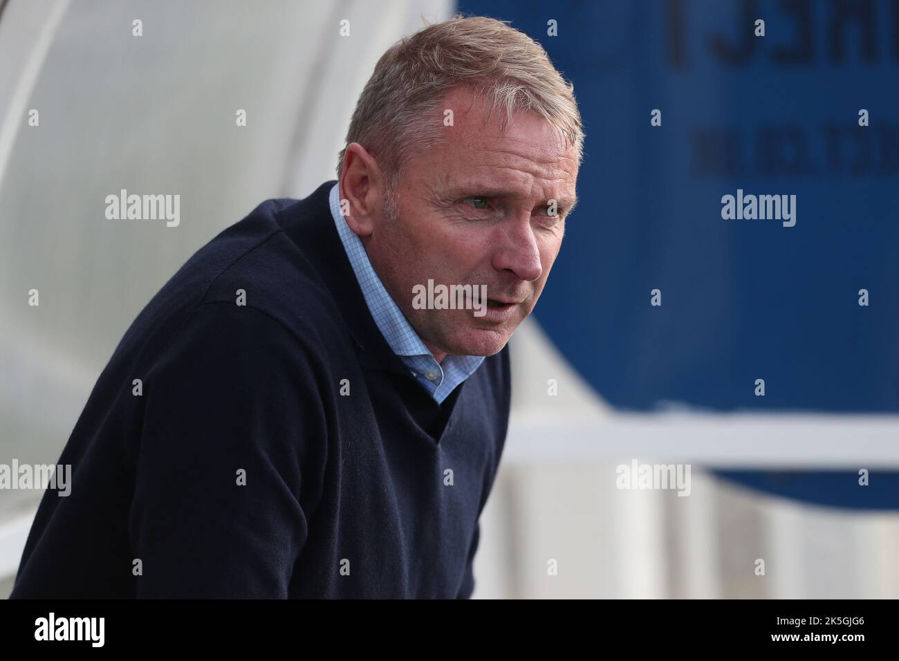 Paul Simpson, manager di Carlisle United, durante la partita della Sky Bet League 2 tra Hartlepool United e Carlisle United a Victoria Park, Hartlepool, sabato 8th ottobre 2022. (Credit: Marco Fletcher | NOTIZIE MI) Credit: NOTIZIE MI & Sport /Alamy Live News Foto Stock