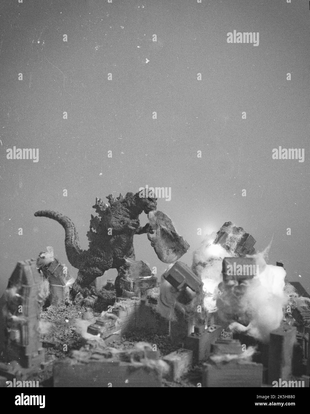 Godzilla attacca la città di Montreal Foto Stock