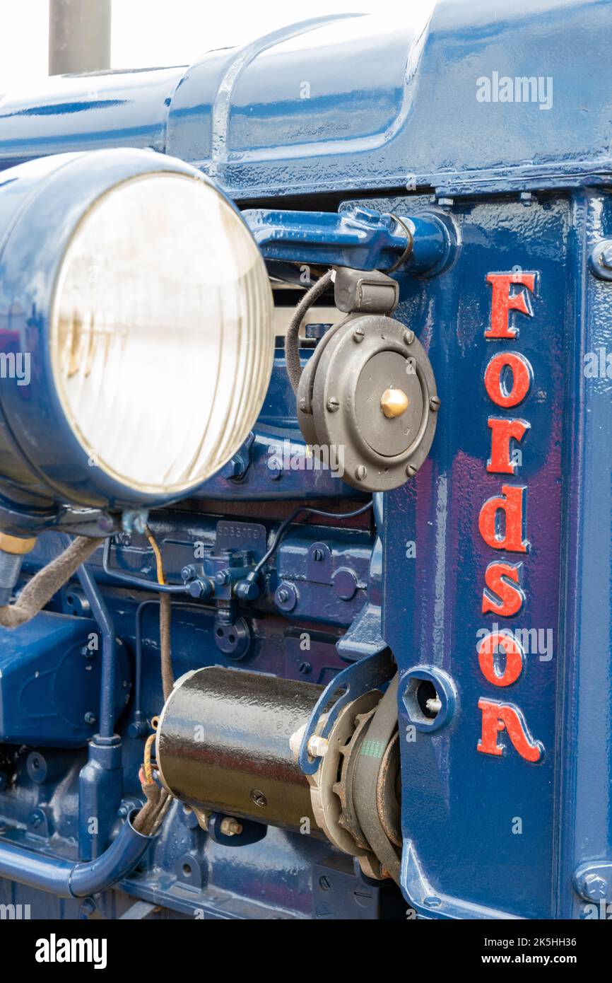 Ilminster.Somerset.United Kingdom.August 21st 2022.Close up del logo di Fordson su un 1948 Fordson Major E27N restaurato ad un evento di Yesterdays Farming Foto Stock