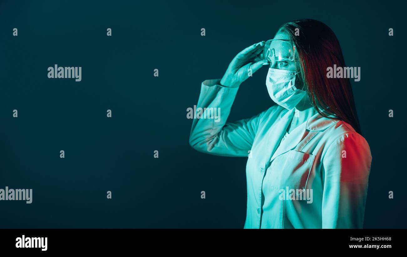 esperimento di laboratorio l'innovazione medica scioccato medico Foto Stock