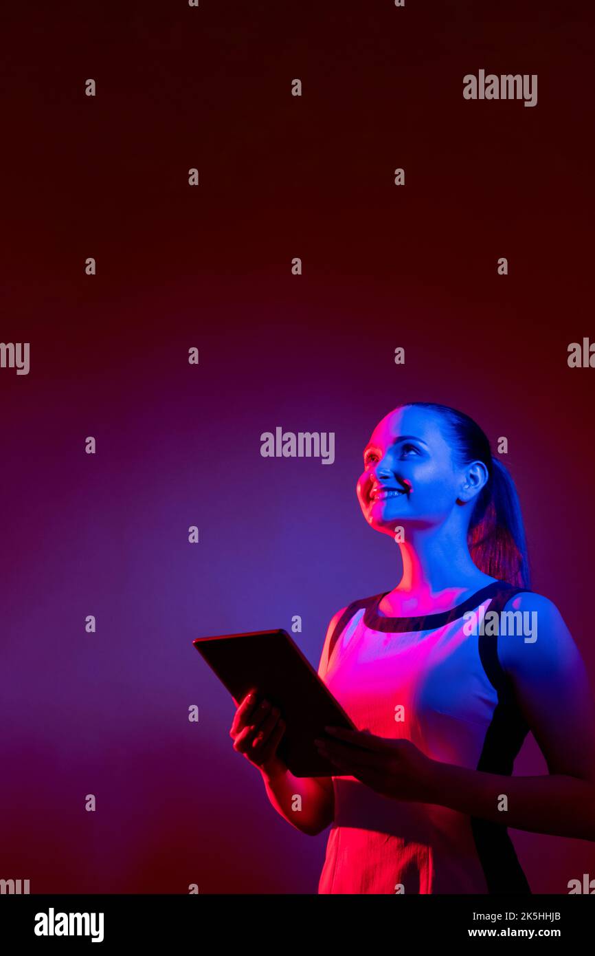 tecnologia dell'informazione connessione wireless donna Foto Stock