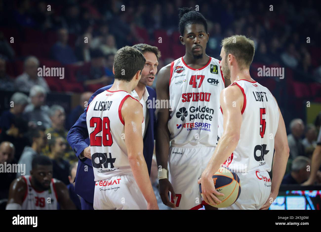 Sam Rotsaert, allenatore capo di Spirou, nella foto durante una partita di basket tra Spirou Charleroi e RSW Liege Basket, sabato 08 ottobre 2022 a Charleroi, il 02° giorno del National Round Belgium nei campionati belgi di basket della prima divisione della 'BNXT League'. BELGA PHOTO VIRGINIE LEFOUR Foto Stock