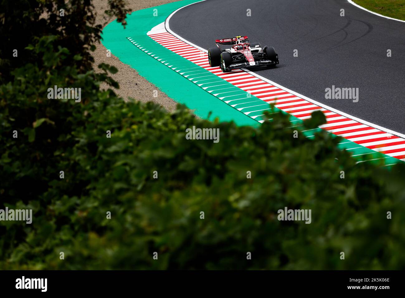 24 ZHOU Guanyu (chi), Alfa Romeo F1 Team ORLEN C42, azione durante il Gran Premio di Formula 1 Honda 2022, 18th° round del Campionato del mondo FIA di Formula uno 2022 dal 7 al 9 ottobre 2022 sul Suzuka International Racing Course, a Suzuka, Prefettura di mie, Giappone - Foto: DPPI/DPPI/LiveMedia Foto Stock