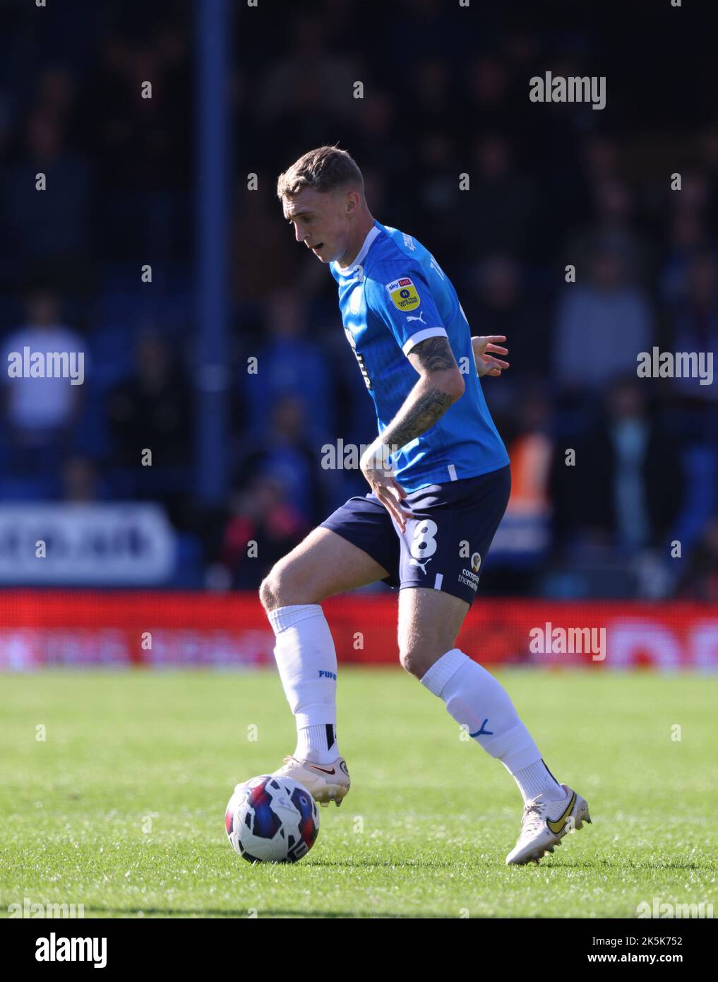 Peterborough, Regno Unito. 08th Ott 2022. Jack Taylor (PU) al Peterborough United contro Burton Albion, una partita della EFL League, al Weston Homes Stadium, Peterborough, Cambridgeshire. Credit: Paul Marriott/Alamy Live News Foto Stock