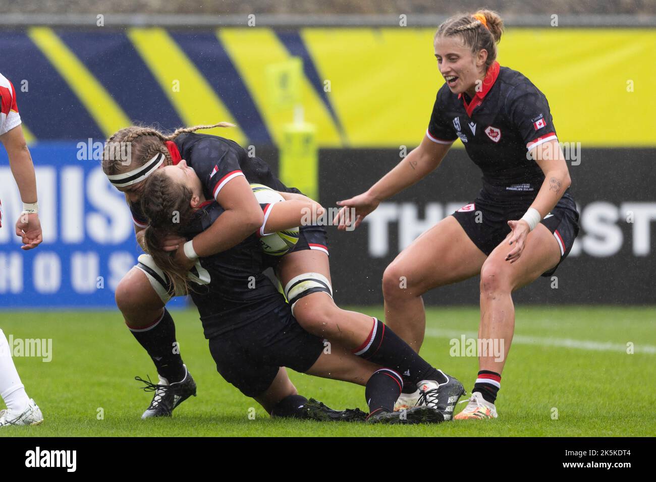 Il canadese Brianna Miller festeggia la sua terza prova durante la partita di Coppa del mondo di rugby femminile al Semenoff Stadium, Whangarei. Data immagine: Domenica 9 ottobre 2022. Foto Stock