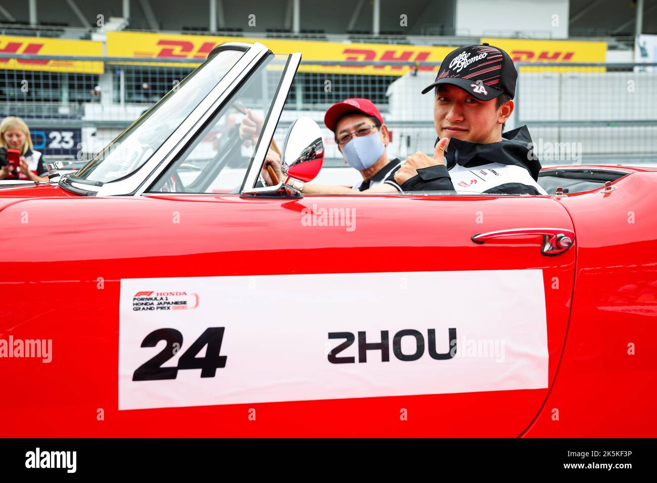ZHOU Guanyu (chi), Alfa Romeo F1 Team ORLEN C42, ritratto durante la Formula 1 Honda Japanese Grand Prix 2022, 18th° round del Campionato del mondo FIA di Formula uno 2022 dal 7 al 9 ottobre 2022 sul Suzuka International Racing Course, a Suzuka, prefettura di mie, Giappone - Foto: Florent Gooden / DPPI/DPPI/LiveMedia Foto Stock