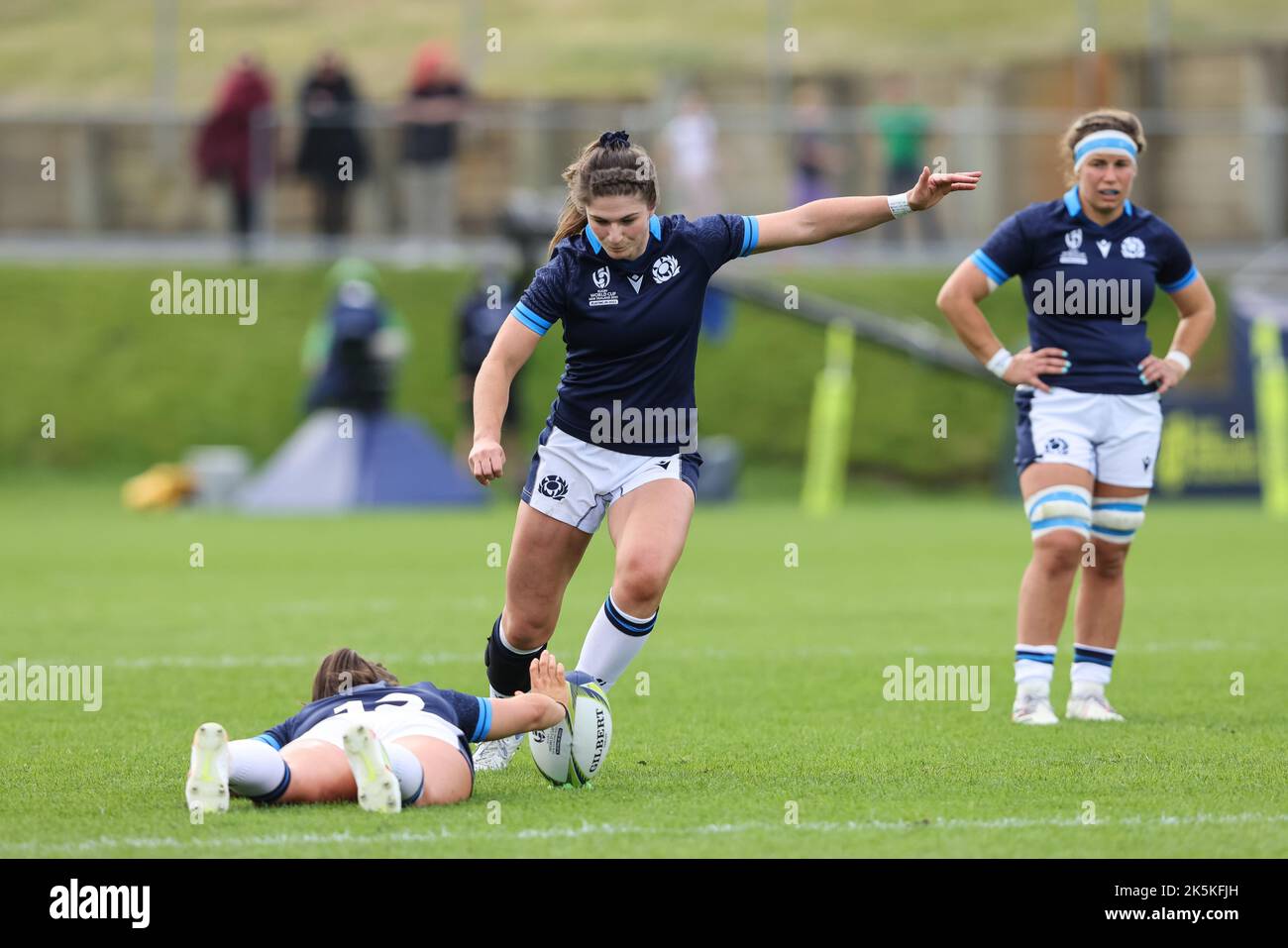 Whangarei, Nuova Zelanda. 09th Ott 2022. Helen Nelson of Scotland calcia una penalità durante la partita della Coppa del mondo di rugby femminile Galles Women vs Scotland Women al Semenoff Stadium, Whangarei, Nuova Zelanda, 9th ottobre 2022 (Photo by Natalie Bell/News Images) a Whangarei, Nuova Zelanda, il 10/9/2022. (Foto di Natalie Bell/News Images/Sipa USA) Credit: Sipa USA/Alamy Live News Foto Stock