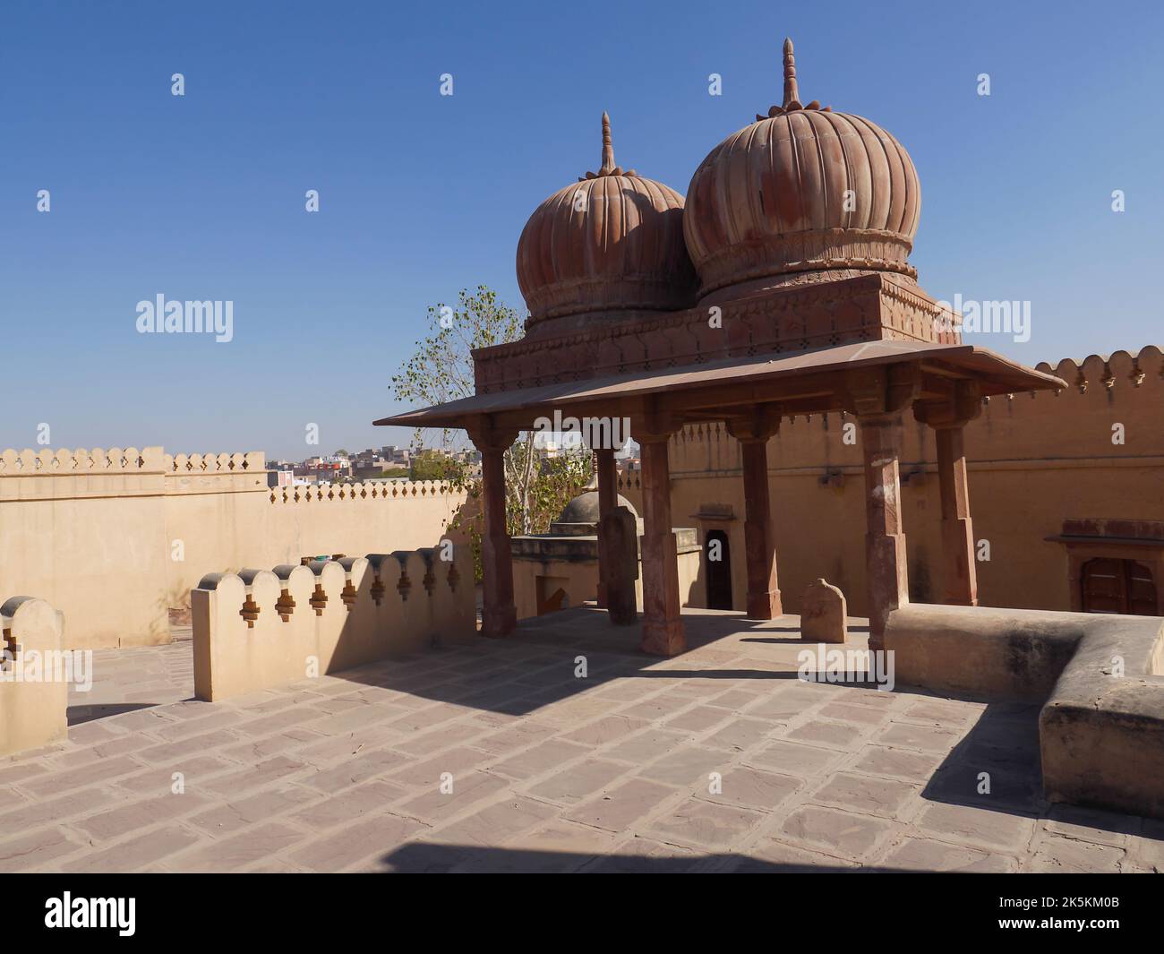 Antica struttura di Fort in India. Vecchia struttura di rovina del forte in india. Foto Stock