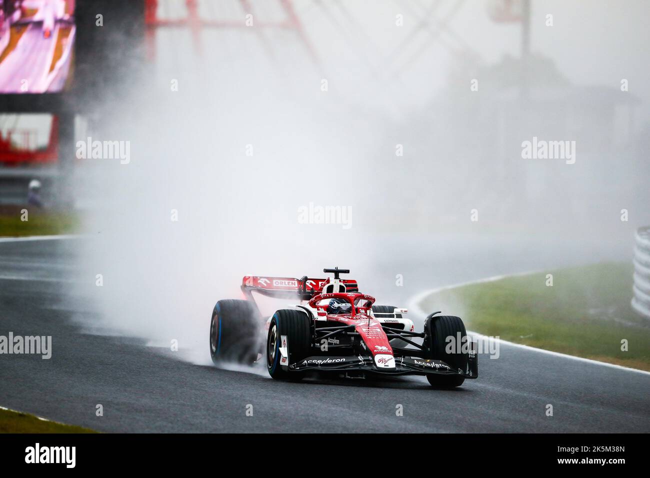 77 BOTTAS Valtteri (fin), Alfa Romeo F1 Team ORLEN C42, azione durante il Gran Premio di Formula 1 Honda 2022, 18th° round del Campionato del mondo FIA Formula uno 2022 dal 7 al 9 ottobre 2022 sul Suzuka International Racing Course, a Suzuka, Prefettura di mie, Giappone - Foto: Antonin Vincent / DPPI/DPPI/LiveMedia Foto Stock