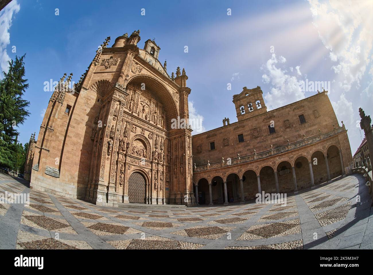 Convento de San Esteban a Salamanca, Spagna. Un monastero domenicano, il Convento de San Esteban (Saint Stephen) è stata costruita nel 1524 su iniziativa di Foto Stock
