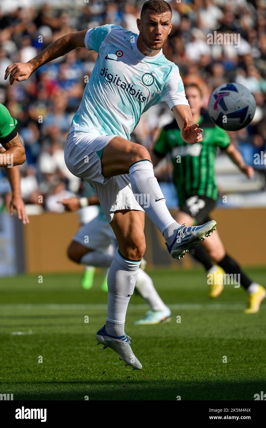 Edin Dzeko del FC Internazionale in azione durante la Serie Una partita di calcio tra US Sassuolo e FC Internazionale allo stadio di Città del Tricolore i Foto Stock