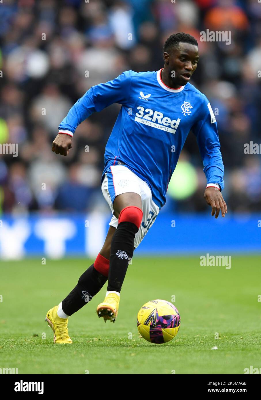 Glasgow, 8th ottobre 2022. Fashion Sakala of Rangers durante la partita Cinch Premiership all'Ibrox Stadium, Glasgow. Il credito dell'immagine dovrebbe essere: Neil Hanna / Sportimage Credit: Sportimage/Alamy Live News Foto Stock