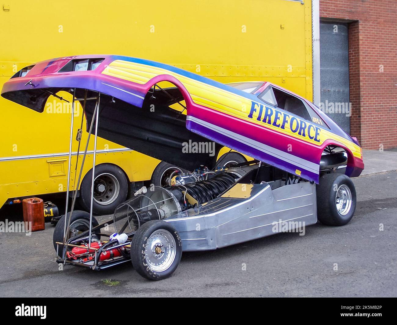 La vettura da stunt alimentata a getto Fireforce 1 è dotata di un motore a getto d'aereo, con la scocca sollevata, e di Top Gear Foto Stock
