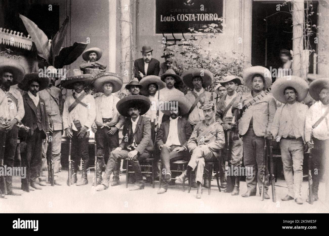 Emiliano Zapata Salazar (1879-1919), leader della Rivoluzione messicana (1910-1920) e i suoi uomini Foto Stock Emiliano Zapata Salazar (1879-1919), leader della Rivoluzione messicana (1910-1920) e i suoi uomini Foto Stock