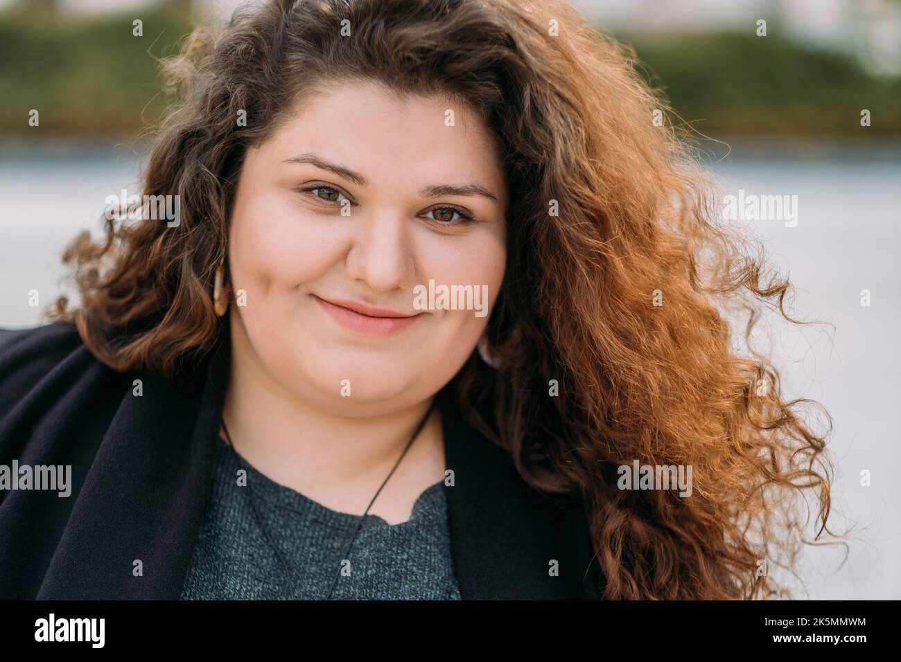 persona soleggiato più taglia modello femminile bellezza Foto Stock