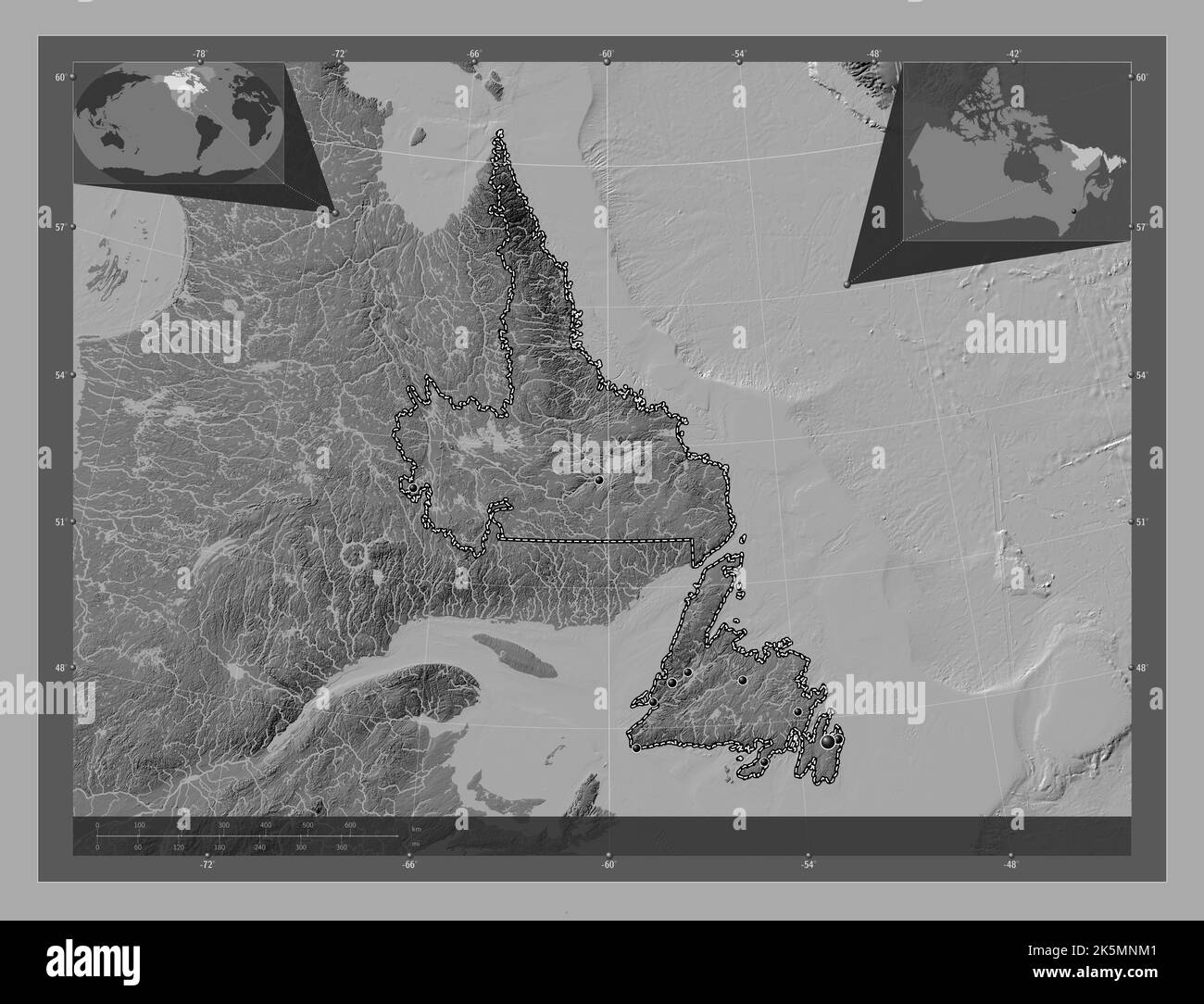 Terranova e Labrador, provincia del Canada. Mappa altimetrica bilivello con laghi e fiumi. Posizioni delle principali città della regione. Angolo ausiliario Foto Stock