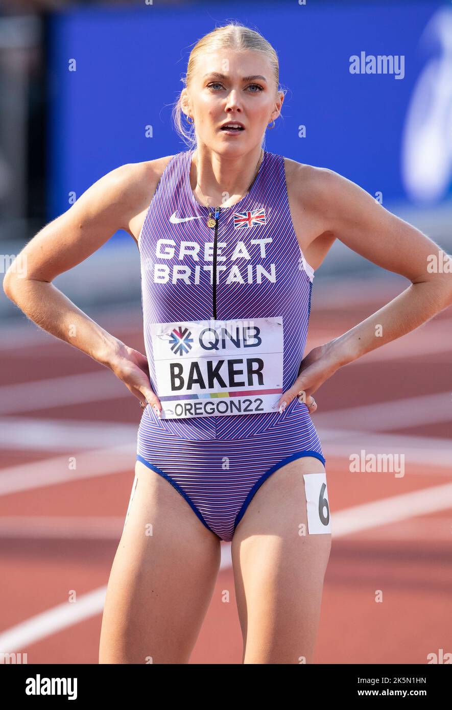 Ellie Baker della GB&NI gareggia nelle 800m manche femminili ai Campionati mondiali di atletica, Hayward Field, Eugene, Oregon USA, il 21st luglio 2022 Foto Stock