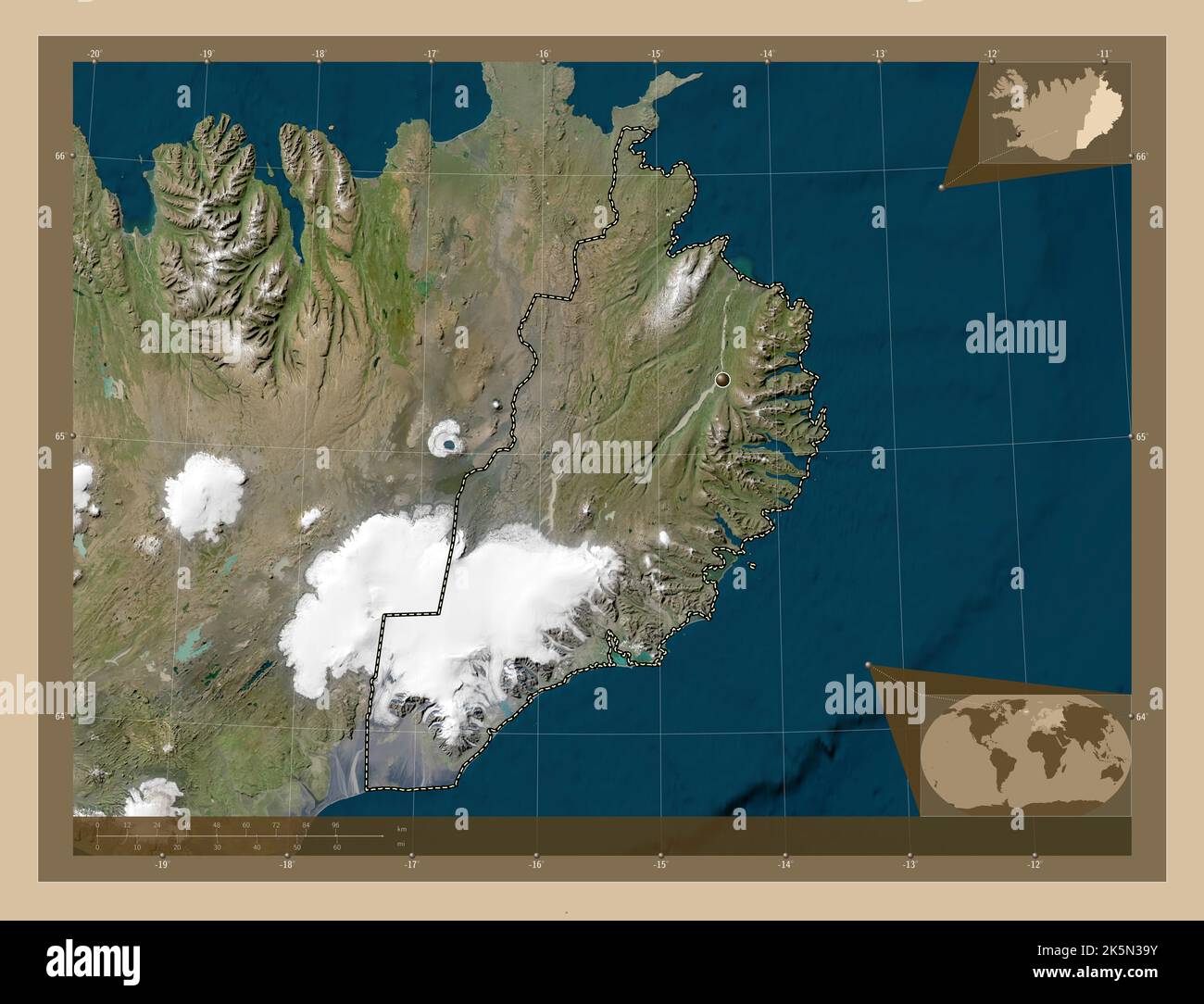 Austurland, regione dell'Islanda. Mappa satellitare a bassa risoluzione. Mappe delle posizioni ausiliarie degli angoli Foto Stock