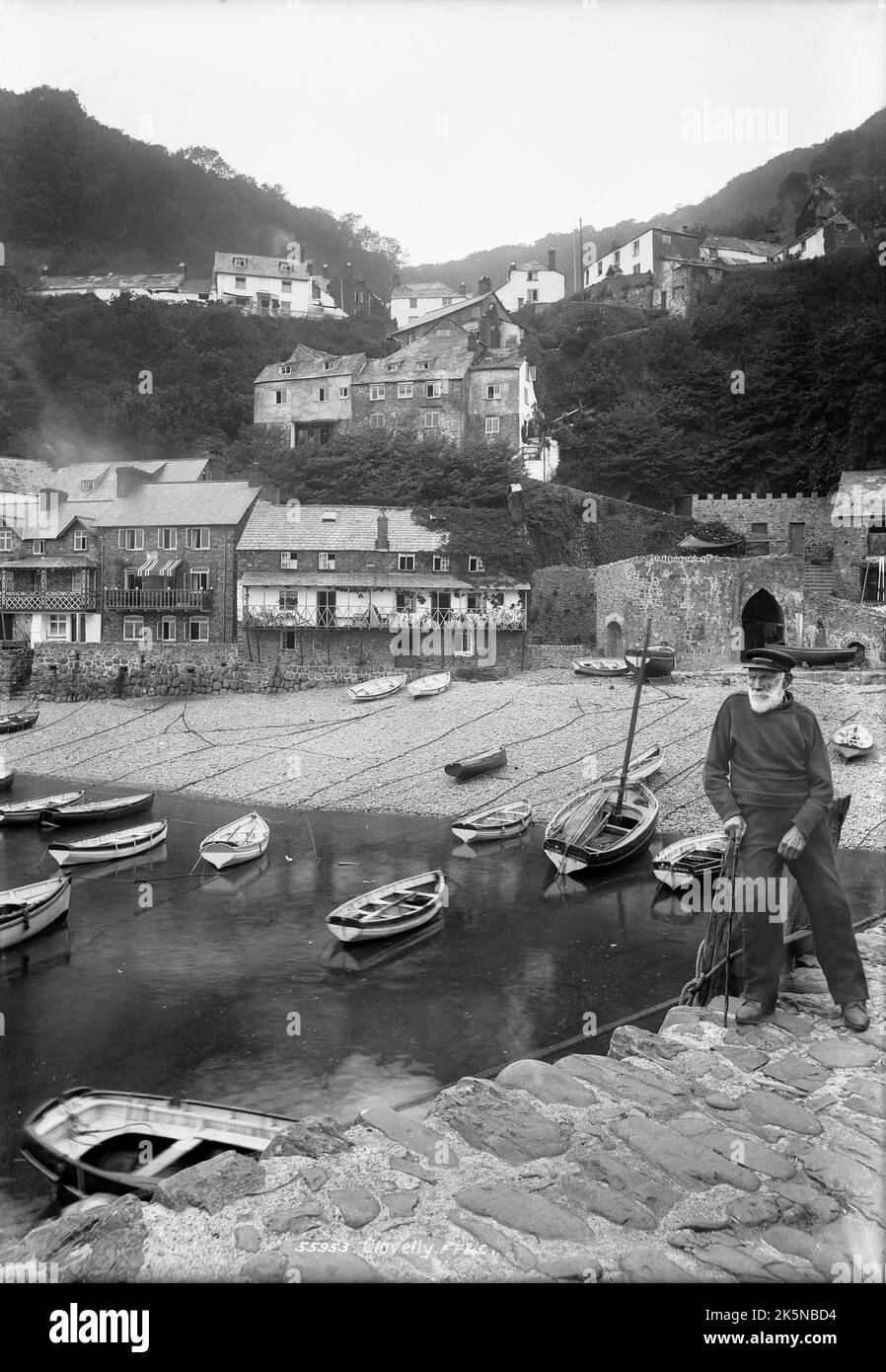 Francis Frith - Clovelly Harbour and Village - Devon, Inghilterra, Regno Unito Foto Stock