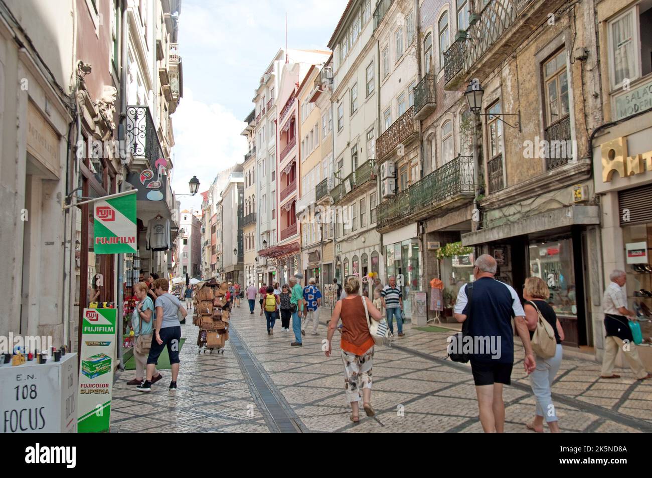 Rua Ferreira Borges, Coimbra, Portogallo - la strada pedonale principale Foto Stock