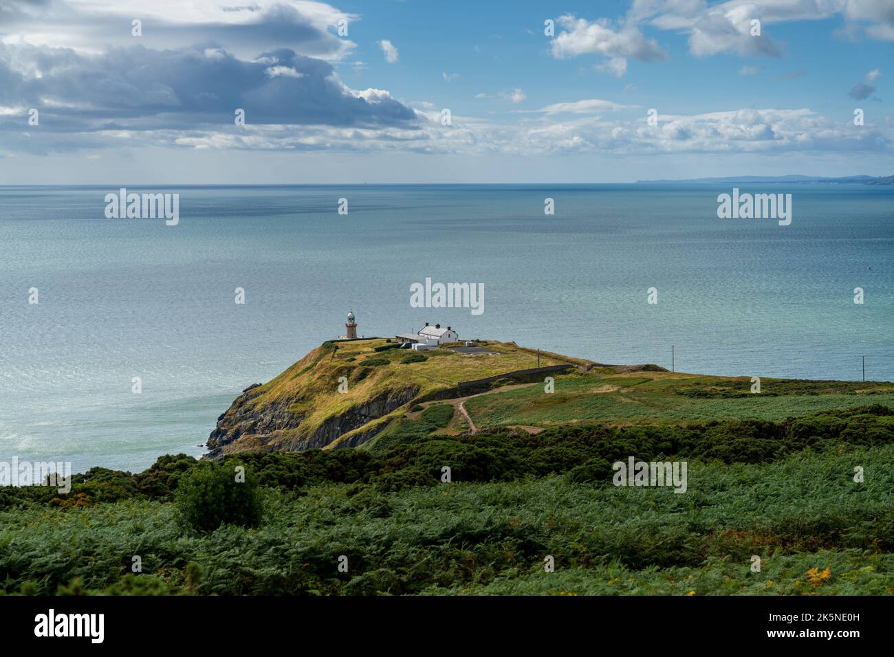 Vista panoramica di Howth Head e del faro Baily a nord di Doblin Bay Foto Stock