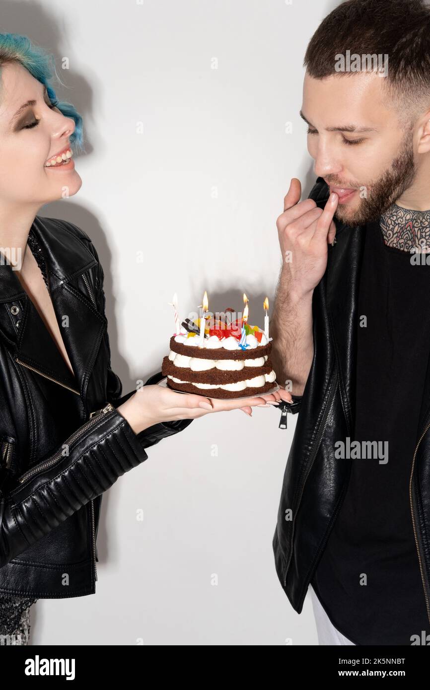 festa di compleanno torta di festa a sorpresa celebrazione Foto Stock