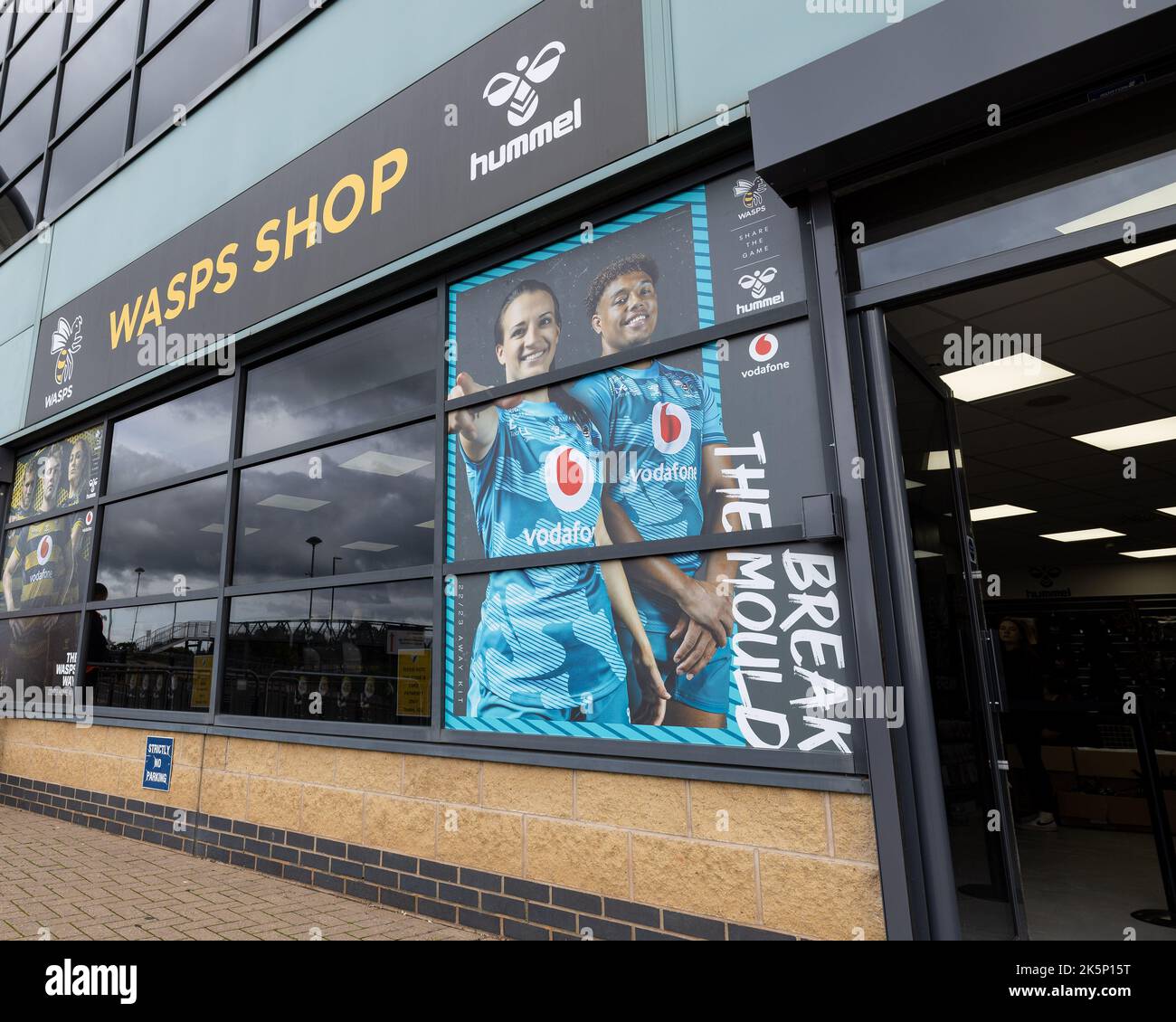 Coventry, Regno Unito. 09th Ott 2022. Wasps Rugby club shop prima della partita Gallagher Premiership Wasps vs Northampton Saints alla Coventry Building Society Arena, Coventry, Regno Unito, 9th ottobre 2022 (Photo by Nick Browning/News Images) a Coventry, Regno Unito il 10/9/2022. (Foto di Nick Browning/News Images/Sipa USA) Credit: Sipa USA/Alamy Live News Foto Stock